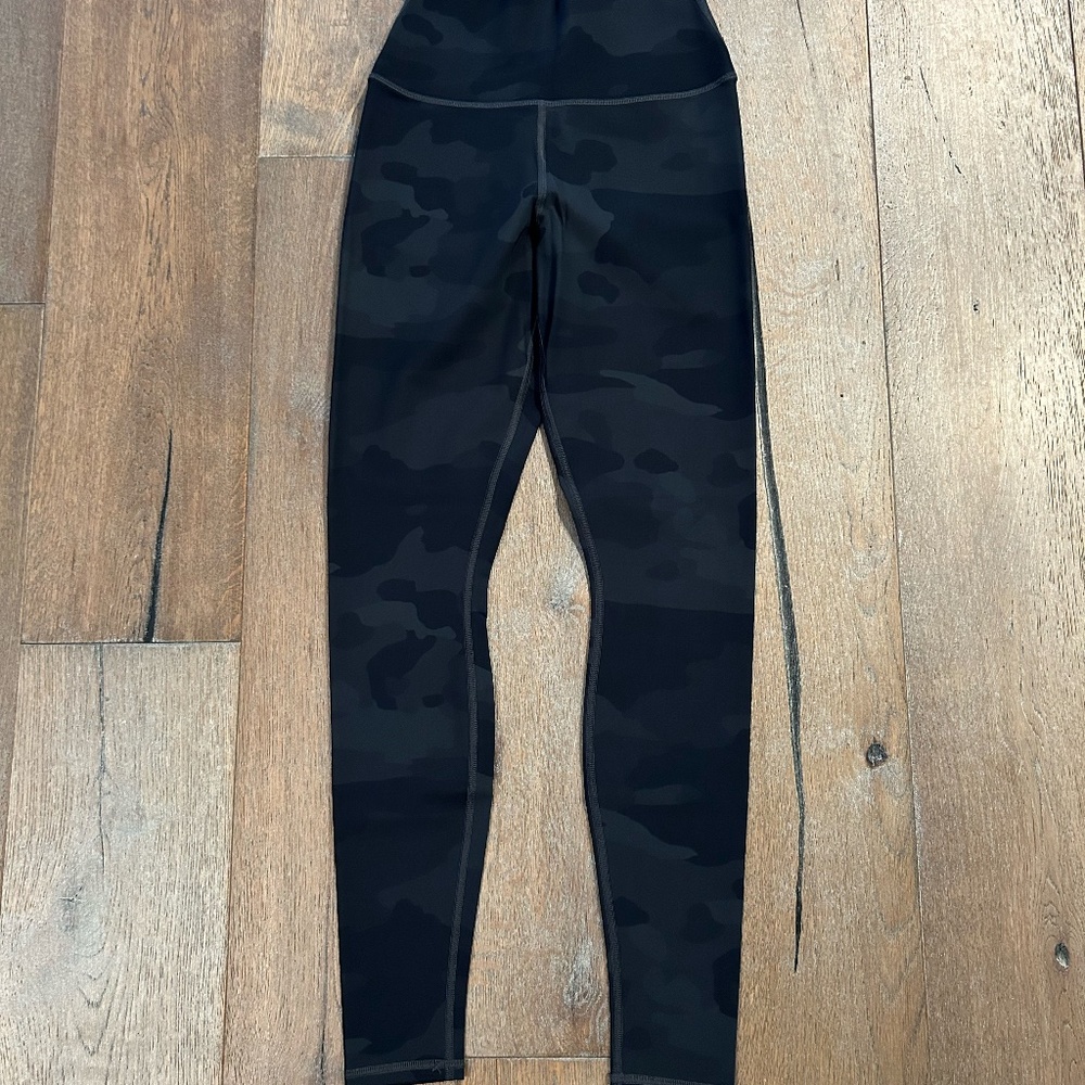 ALO Yoga High-Waist Camo Vapor Legging, Black, Size Small